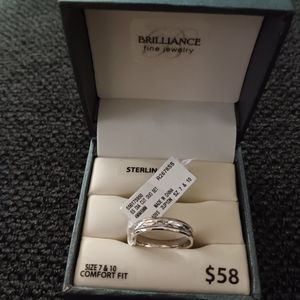 Woman's Sterling silver ring size 7 new
